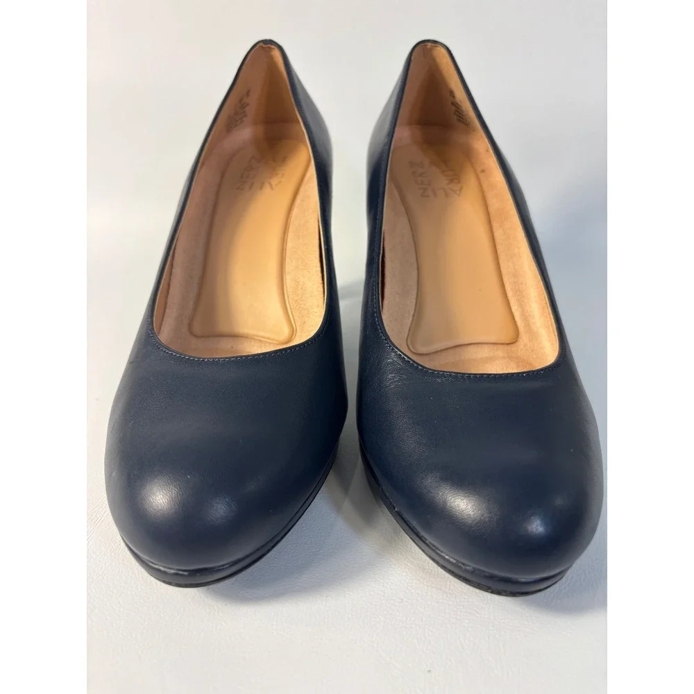 Naturalizer Navy Pump Size 7W